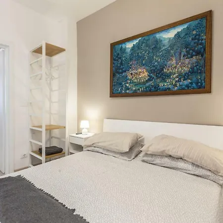 Apartment Sweet *